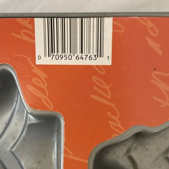 NWT VTG Baker’s Secret Non-Stick Mini Christmas Tree Pan, Bakes 6 Trees - Picture 6 of 6